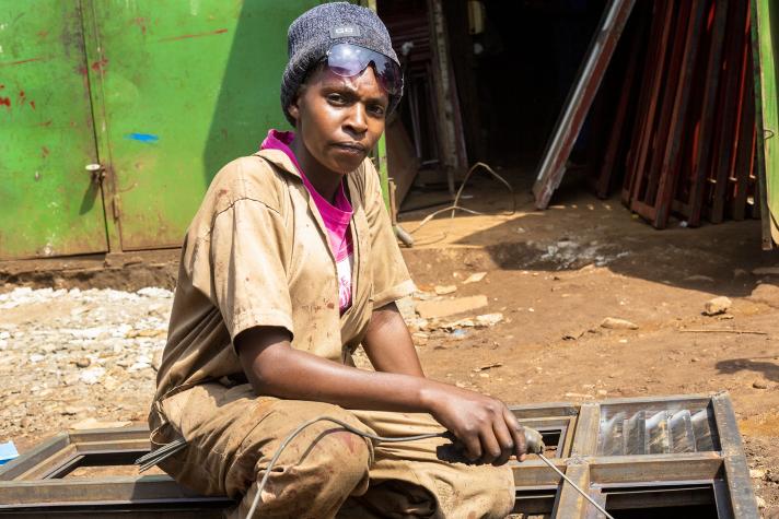 Nyirarukundo Diane, TVET graduate working in welding © GIZ (2023). Photo by Adalbert Niyobugingo/TT Communications. 