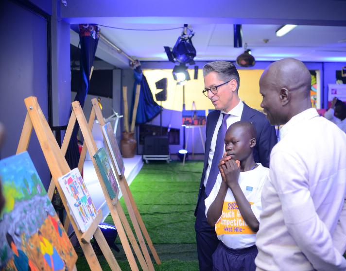The European Union held an art exhibition at Alliance Francaise Kampala, opening on December 6, showcasing art created by 46 youth finalists who participated in a youth art competition in West Nile. The campaign, launched during the 2023 World Refugee Day celebrations, targeted three refugee settlements, namely Rhino Camp, Imvepi and Bidi Bidi, and was jointly executed by Faces Up Uganda, a non-profit organization empowering youth through art. © European Union Delegation to Uganda 