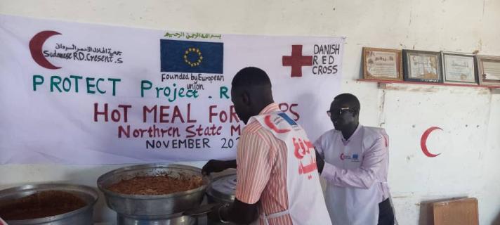 Provision of Hot Meals at Marawi Humanitarian Service Point, Northern State © Danish Red Cross  