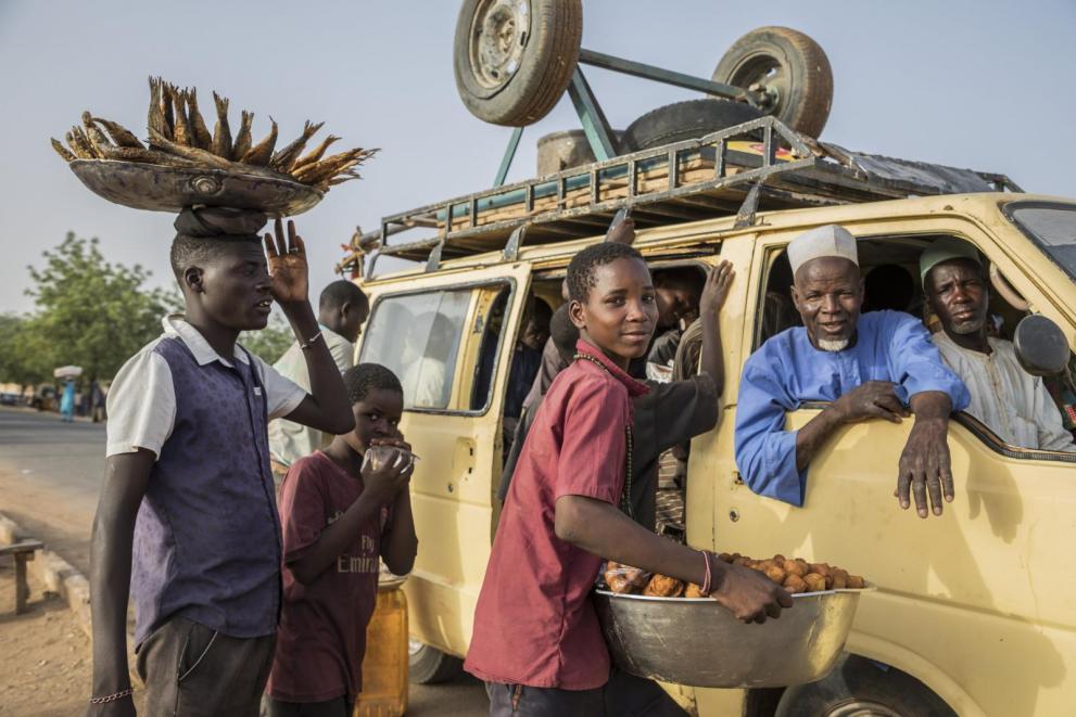 Zinder au Niger: des infrastructures en construction améliorer l’accès aux transports, à la santé et aux marchés