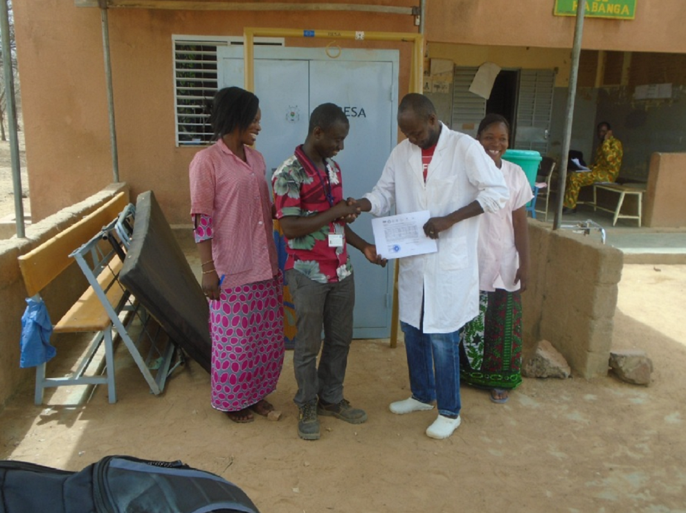 Au Burkina Faso, les patientes accueillent avec grand enthousiasme les efforts d’amélioration des services de santé appuyés par le FFU