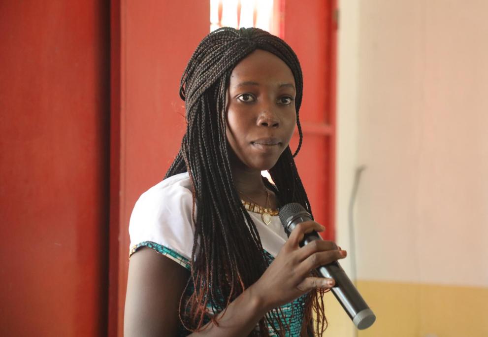 Au Sahel, les jeunes participent à des émissions radiophoniques pour sensibiliser les communautés au Covid-19