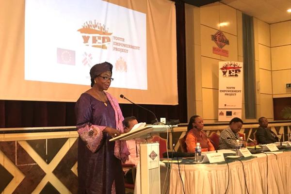 Government, private sector and youth associations validate the Youth and Trade Roadmap