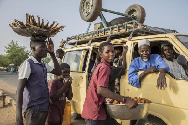 Zinder au Niger: des infrastructures en construction améliorer l’accès aux transports, à la santé et aux marchés