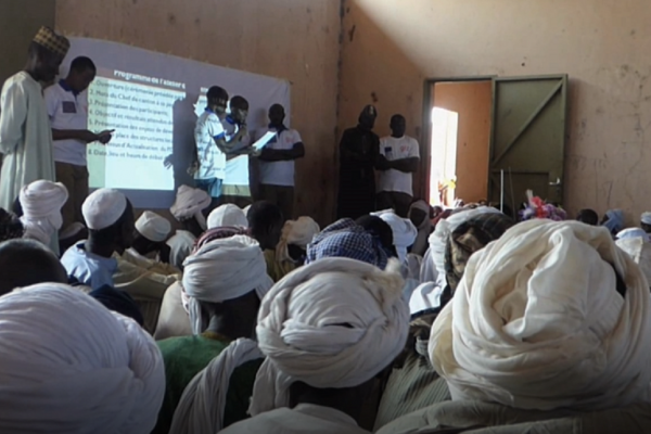 Pour toucher la population de manière durable, ce sont les acteurs publics qui doivent être renforcés !