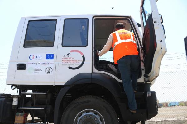 Offrir aux jeunes Djiboutiens des débouchés dans les secteurs des transports, de la logistique et des métiers portuaires